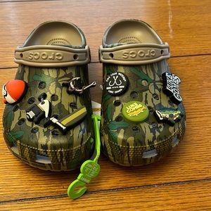 Luke Combs Crocs. NWT